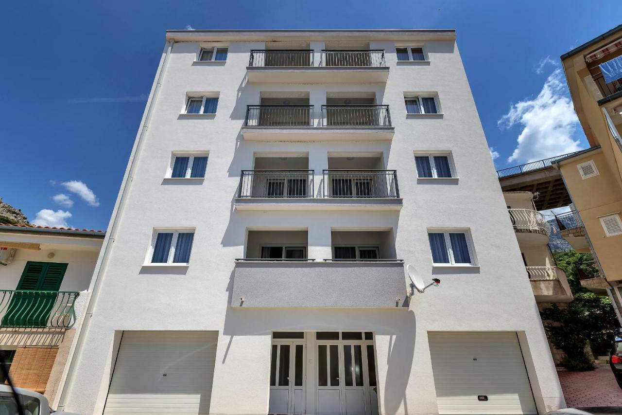 Apartmani Daniela Podgora Ngoại thất bức ảnh