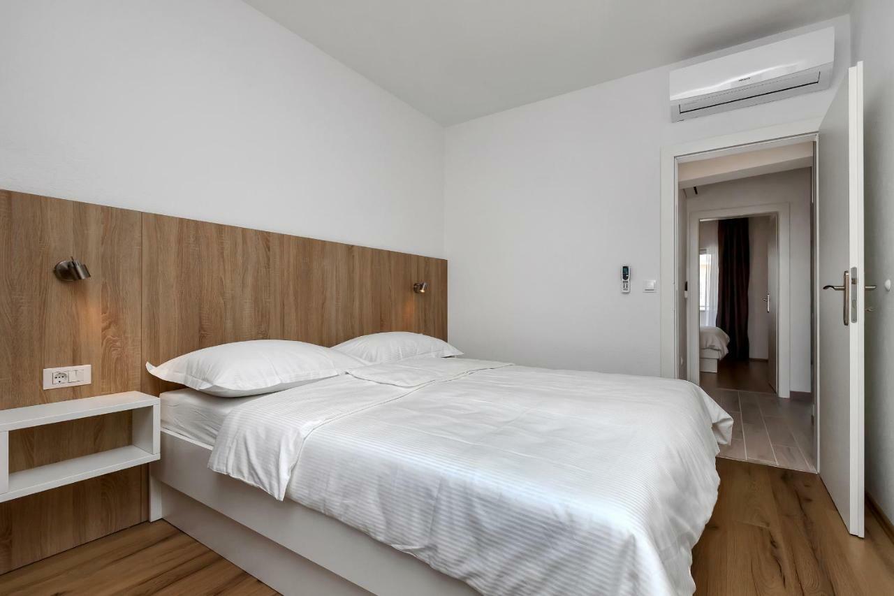 Apartmani Daniela Podgora Ngoại thất bức ảnh