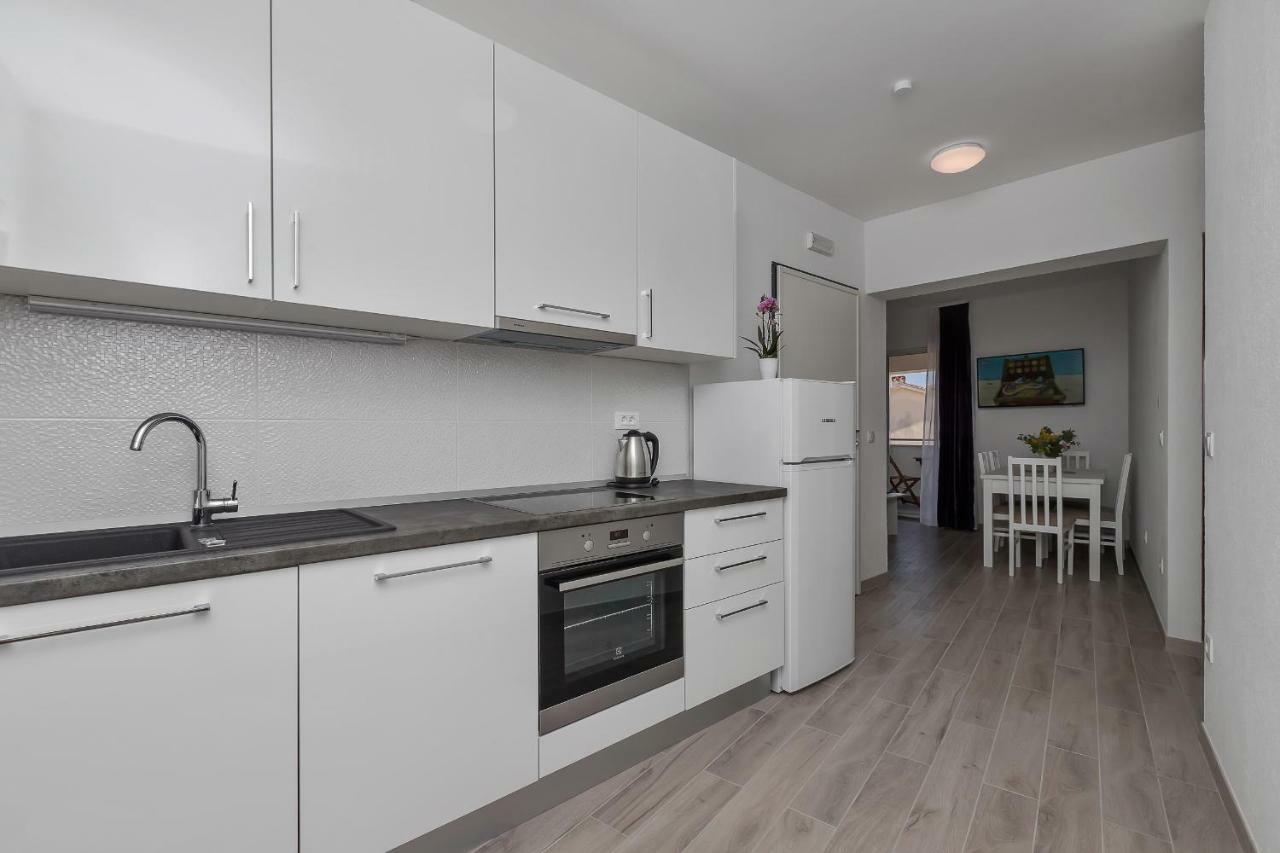 Apartmani Daniela Podgora Ngoại thất bức ảnh
