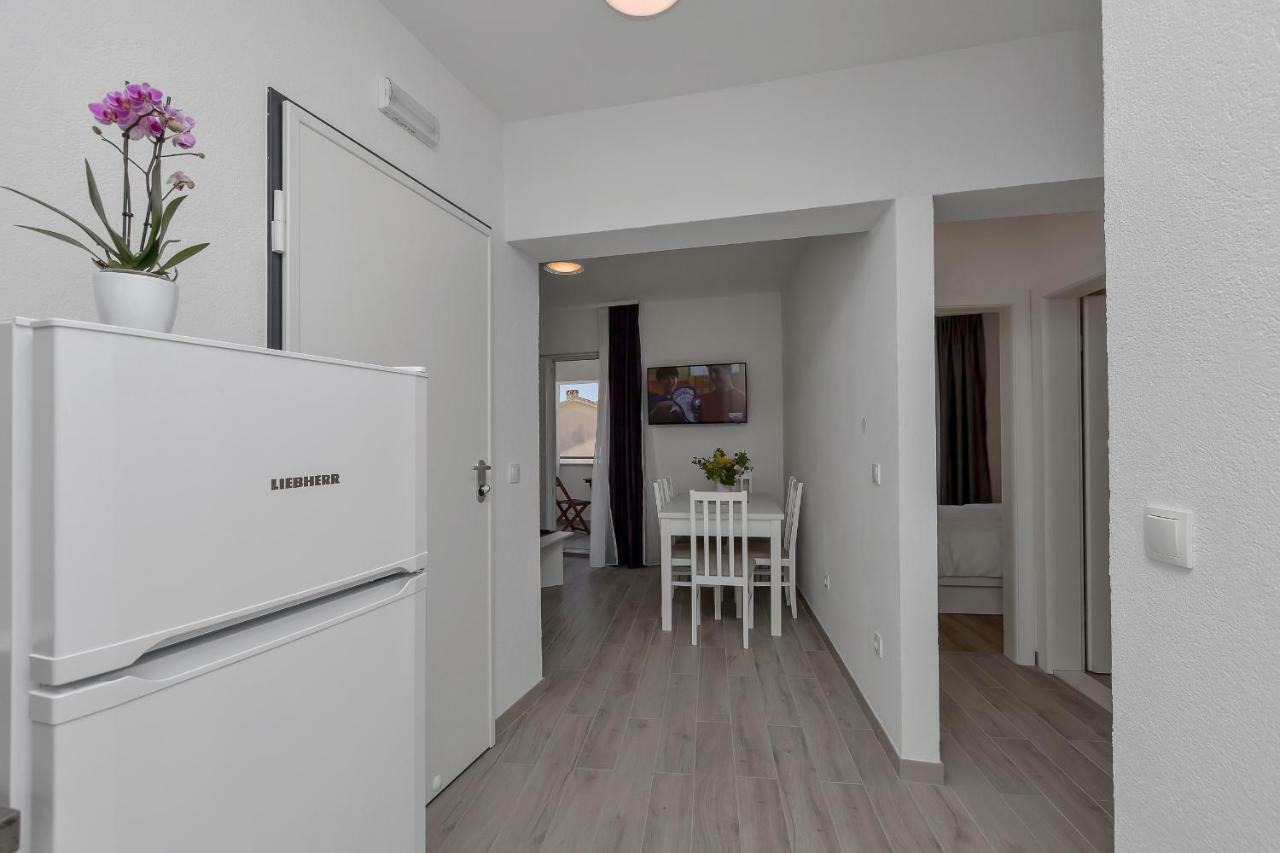 Apartmani Daniela Podgora Ngoại thất bức ảnh
