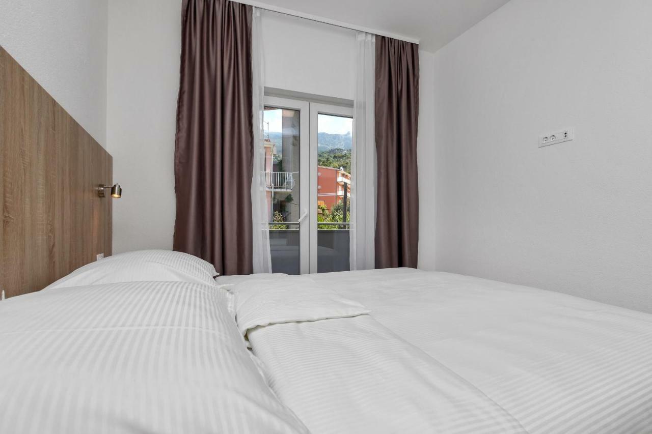 Apartmani Daniela Podgora Ngoại thất bức ảnh